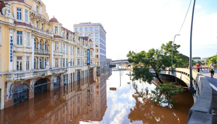 Mesmo com dia de Sol, nível do Guaíba continua alto em Porto Alegre